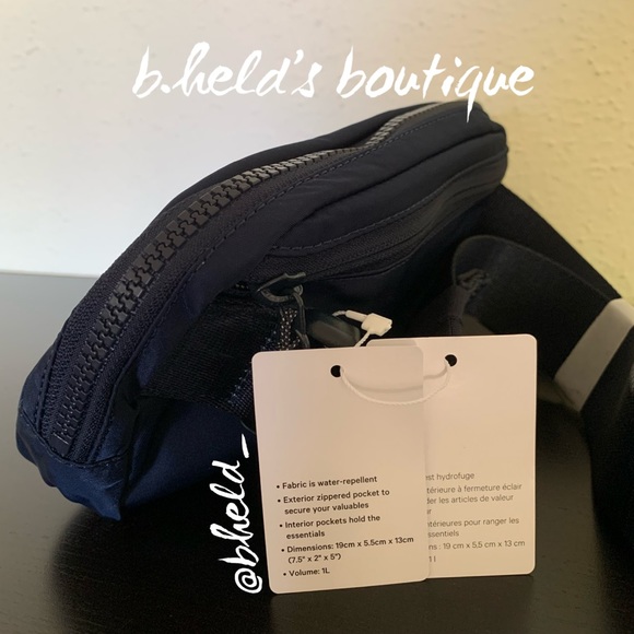 lululemon Everywhere Belt Bag in True Navy Blue with Silver Zipper (1L) New NWT - Picture 4 of 15